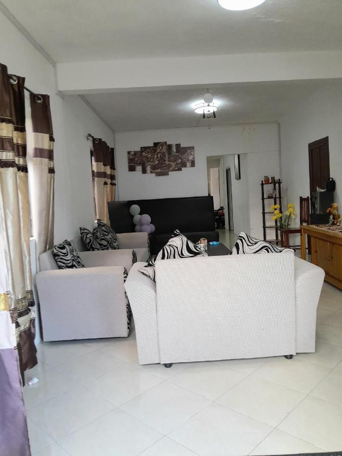 Beautiful Affordable House - 5 Minutes From The Airport And 12 Minutes To Blue Bay Beach Mon Tresor Экстерьер фото